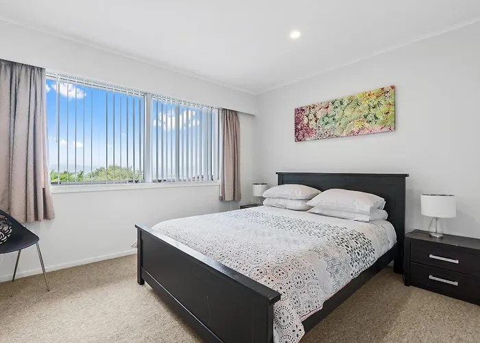 Skyline Staycation - *